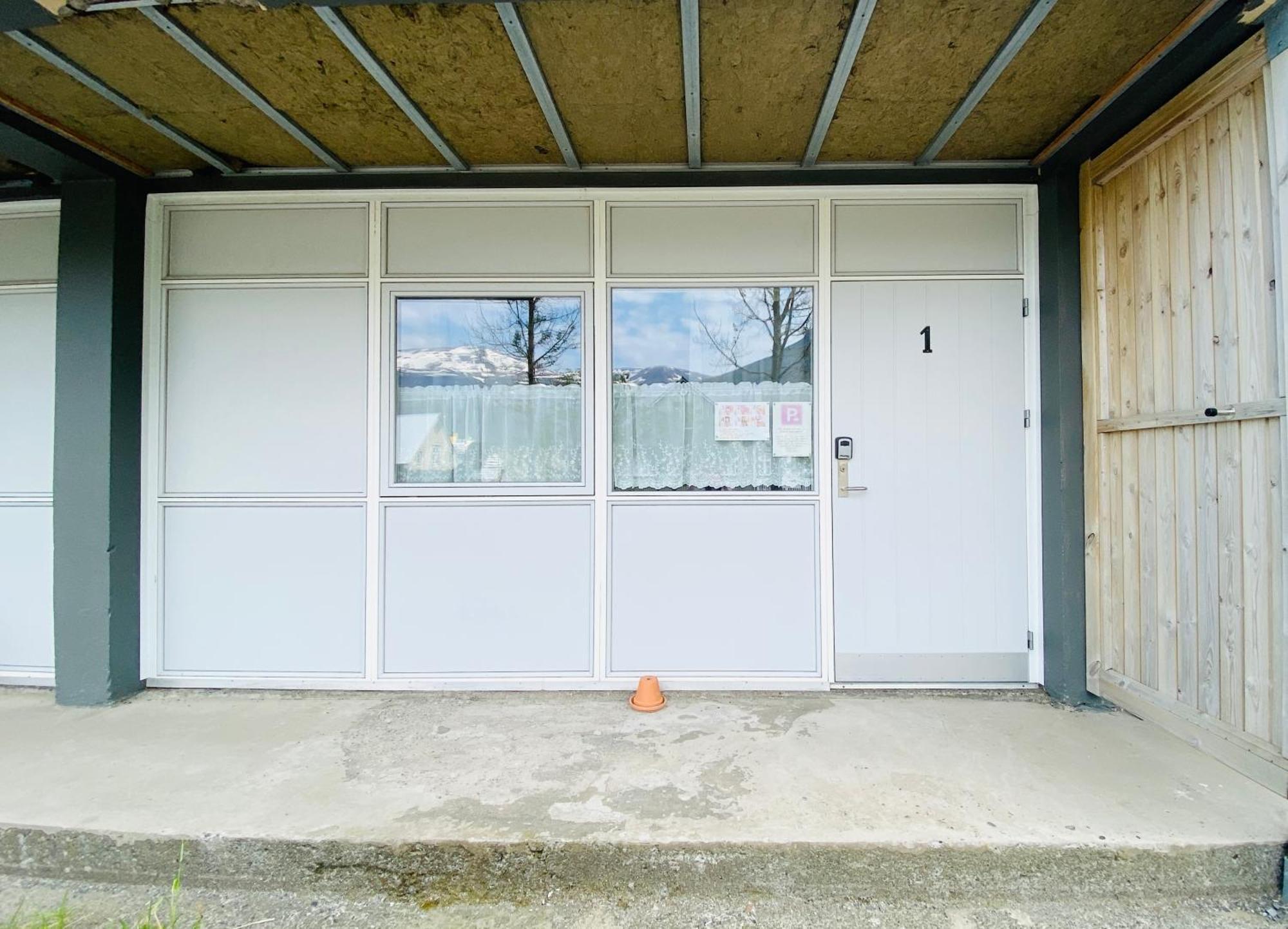 Studio Apartments *